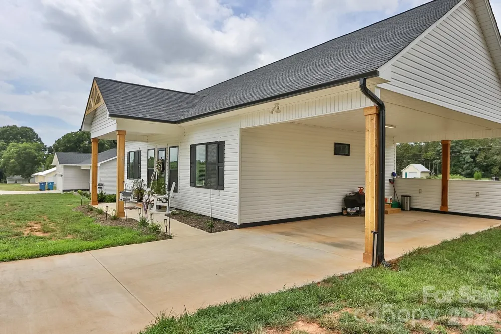 1307 Unifi Industrial Drive Yadkinville, NC 27055