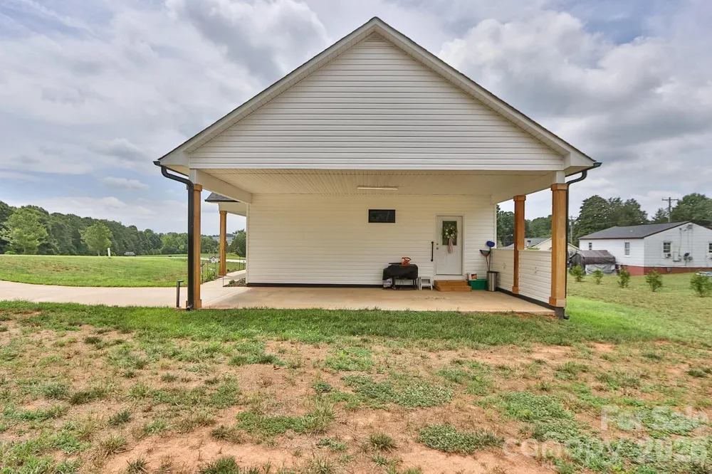 1307 Unifi Industrial Drive Yadkinville, NC 27055