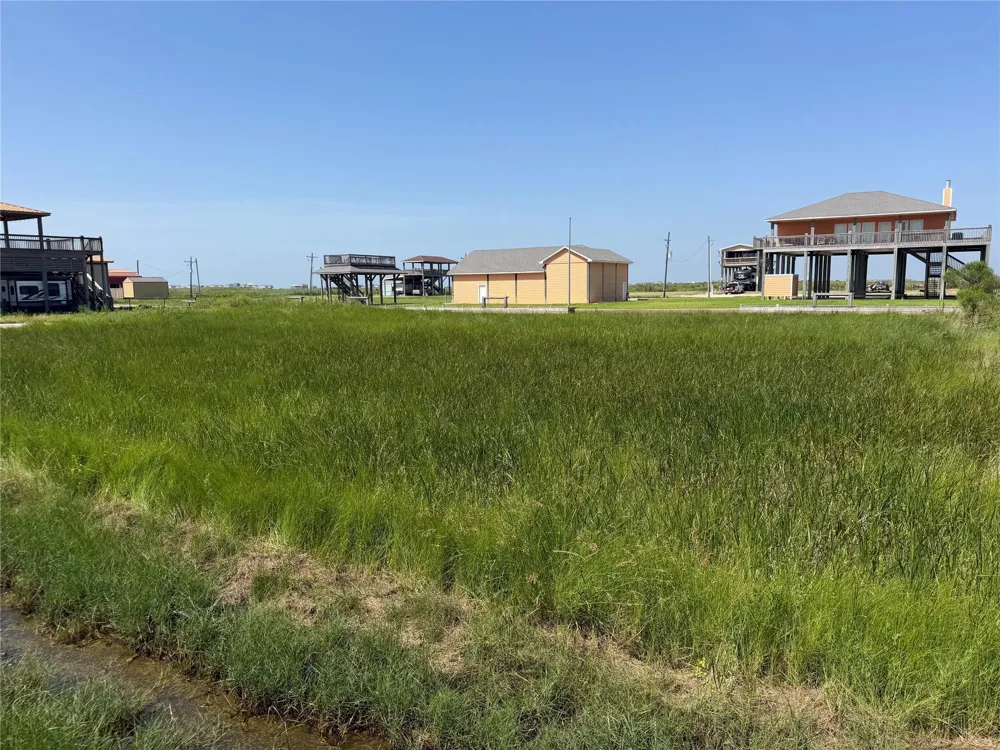 1333 Mabry Street Gilchrist, TX 77617