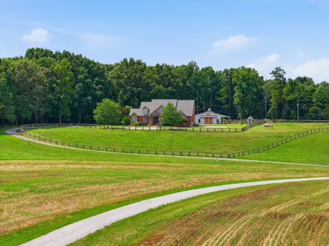 2404 Savage Creek Dr