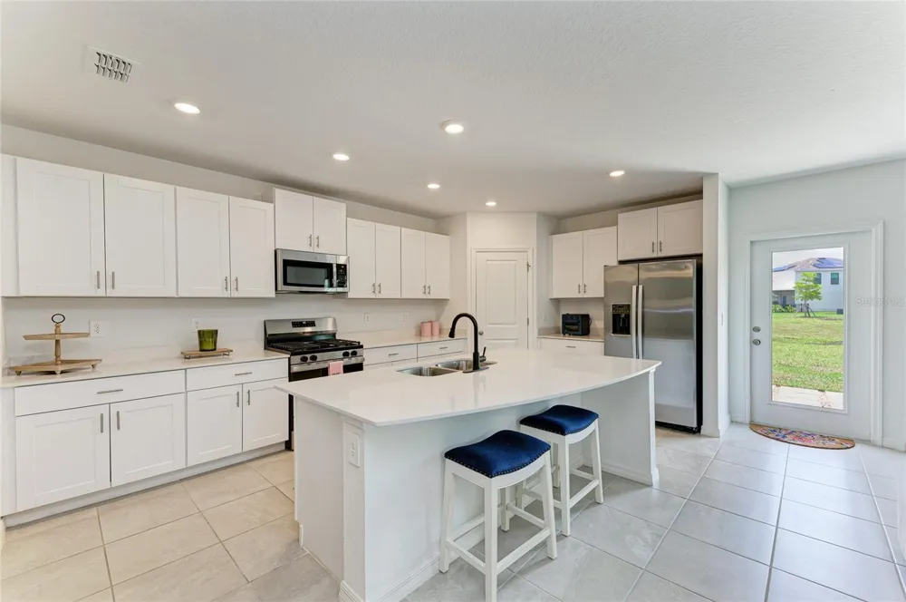 9175 TEQUILA SUNRISE DRIVE Sarasota, FL 34241