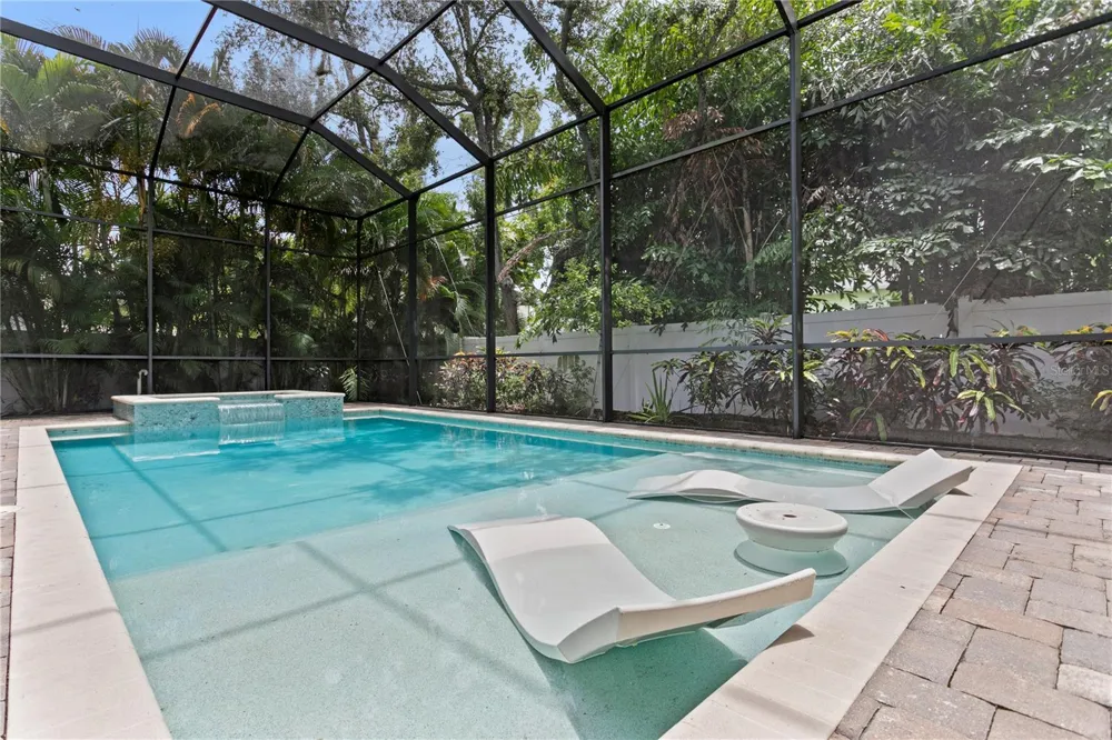 5016 W EVELYN DRIVE Tampa, FL 33609