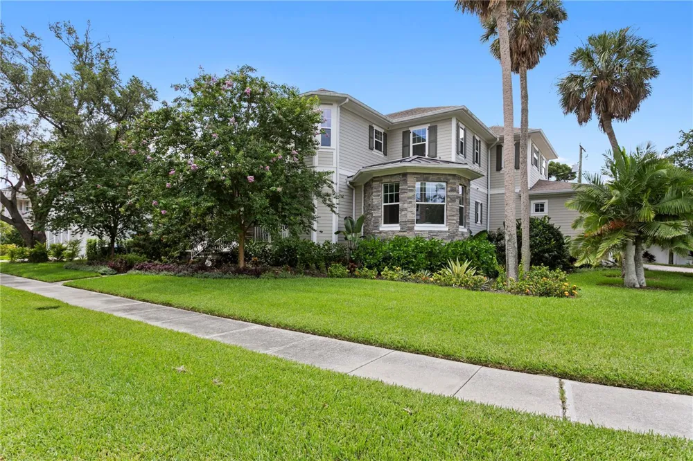 5016 W EVELYN DRIVE Tampa, FL 33609