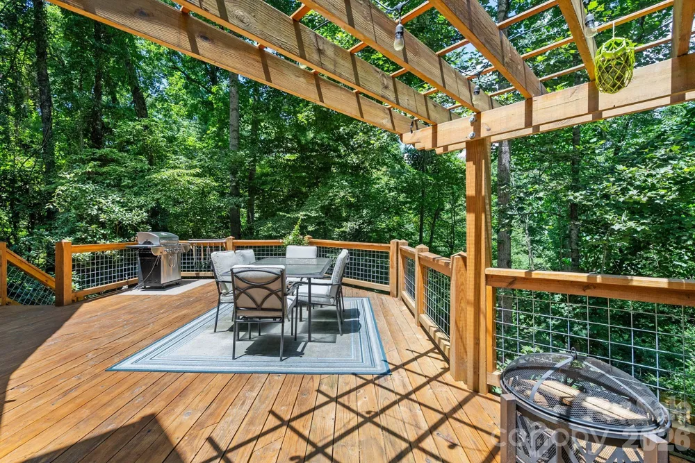 15 Forest Ridge Lane Weaverville, NC 28787