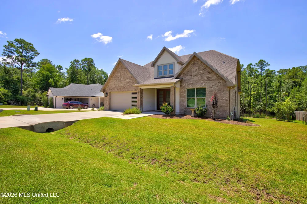 7523 Crooked Stick Drive Diamondhead, MS 39525