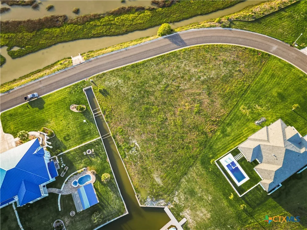 20 Northpointe Dr Rockport, TX 78382