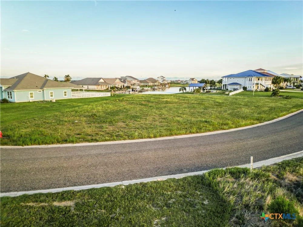 20 Northpointe Dr Rockport, TX 78382