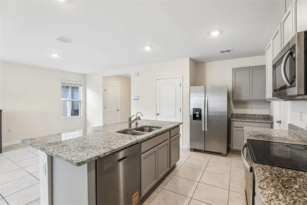 2945 ELIO HAMMOCK DR Harmony, FL 34773