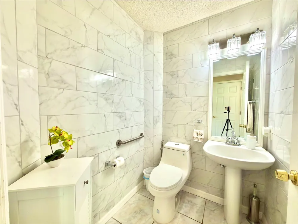 1702 SUNKISSED DRIVE Tarpon Springs, FL 34689