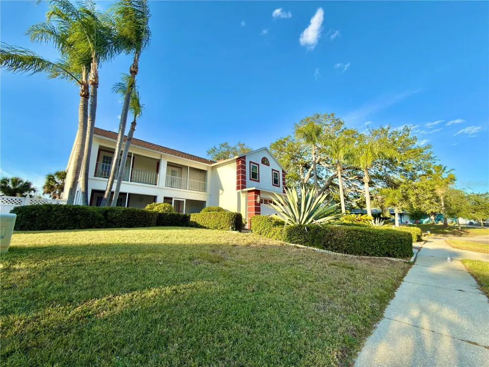 1702 SUNKISSED DRIVE Tarpon Springs, FL 34689