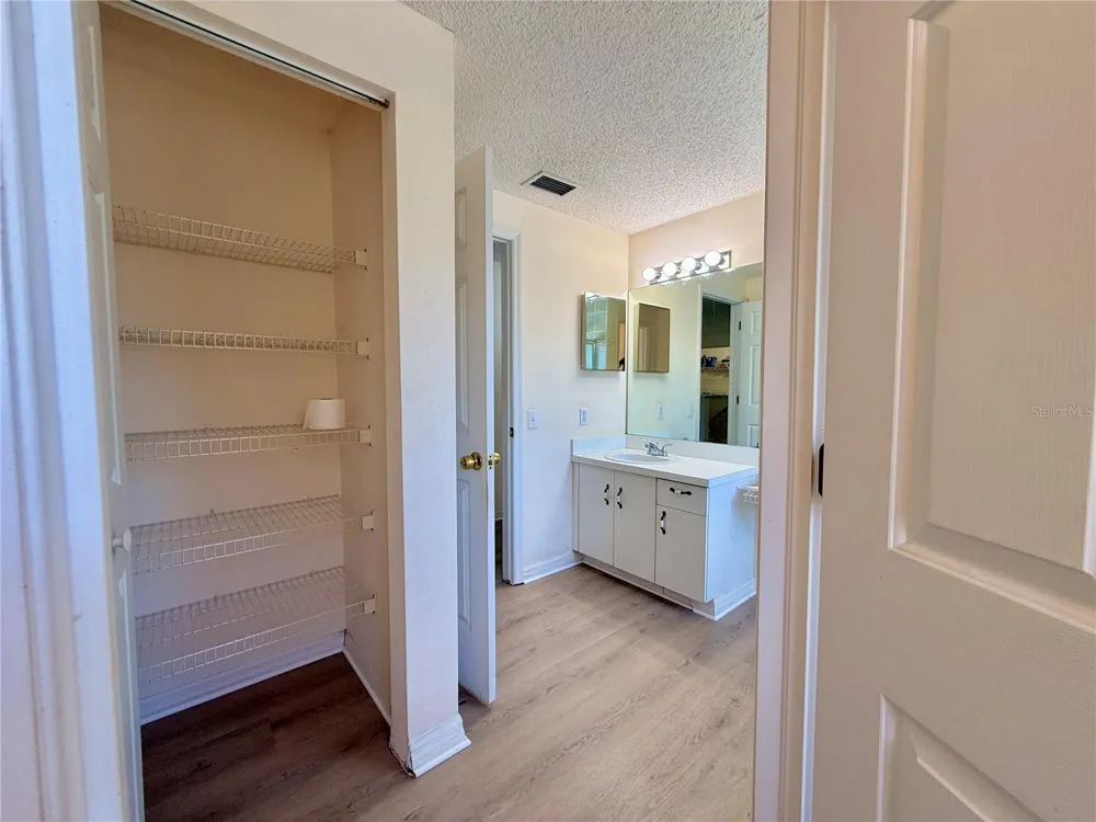 1702 SUNKISSED DRIVE Tarpon Springs, FL 34689