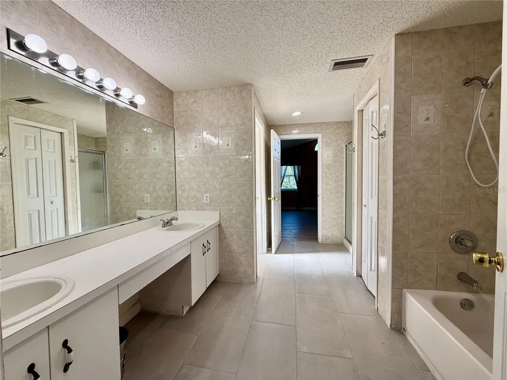 1702 SUNKISSED DRIVE Tarpon Springs, FL 34689