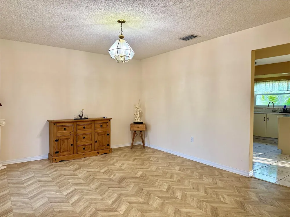 1702 SUNKISSED DRIVE Tarpon Springs, FL 34689