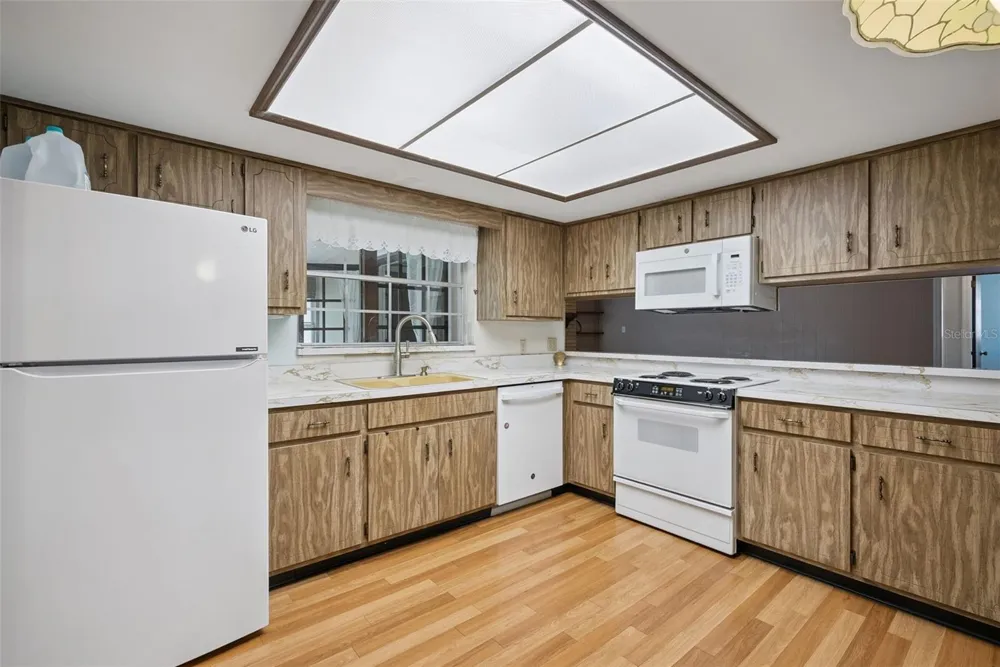 1452 DINGENS AVENUE Windermere, FL 34786