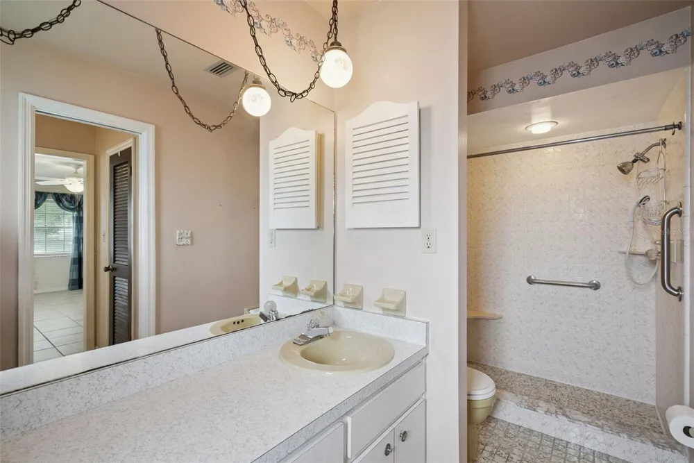 1452 DINGENS AVENUE Windermere, FL 34786