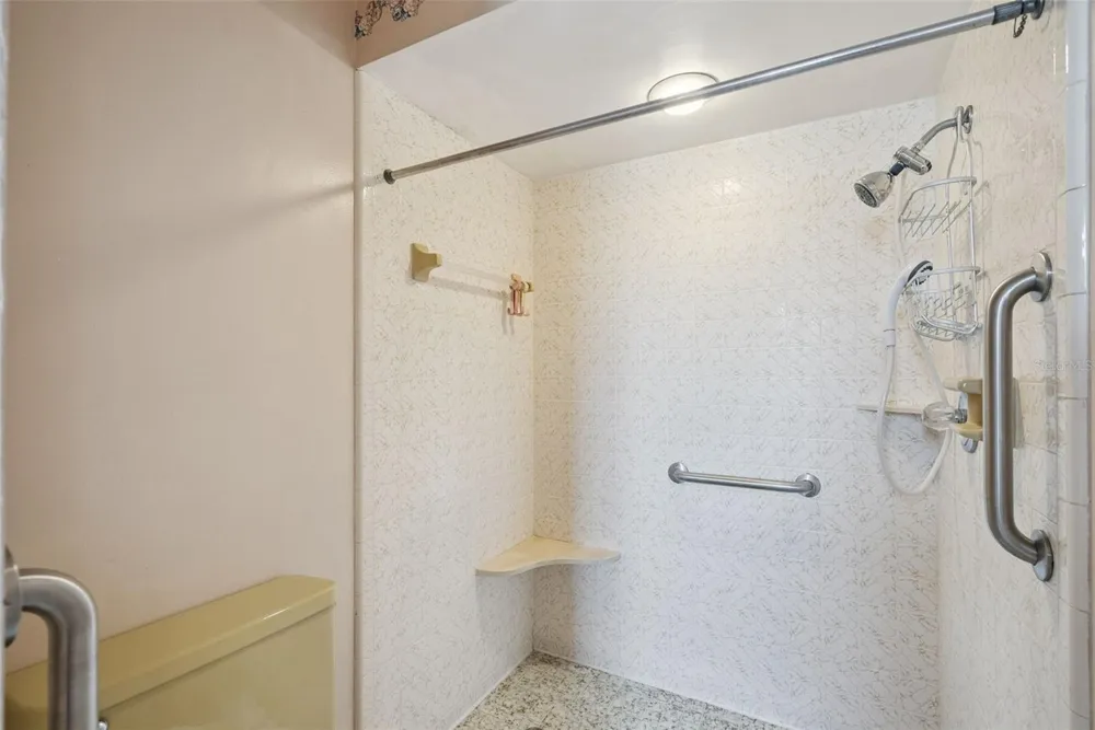 1452 DINGENS AVENUE Windermere, FL 34786