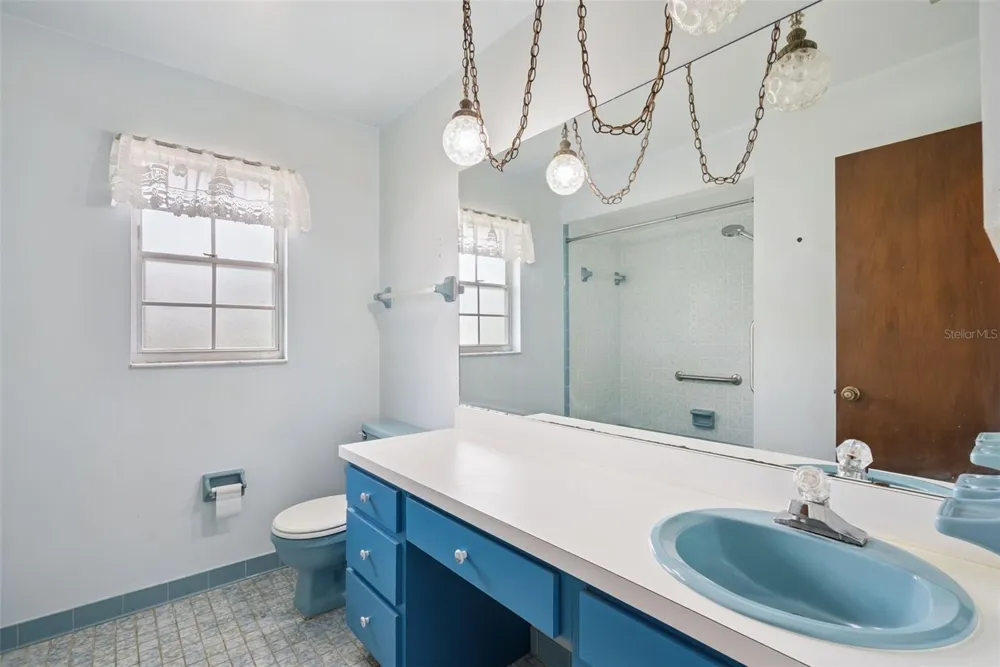 1452 DINGENS AVENUE Windermere, FL 34786