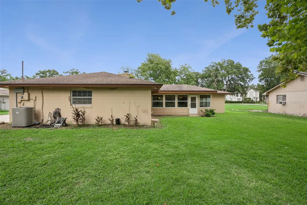 1452 DINGENS AVENUE Windermere, FL 34786