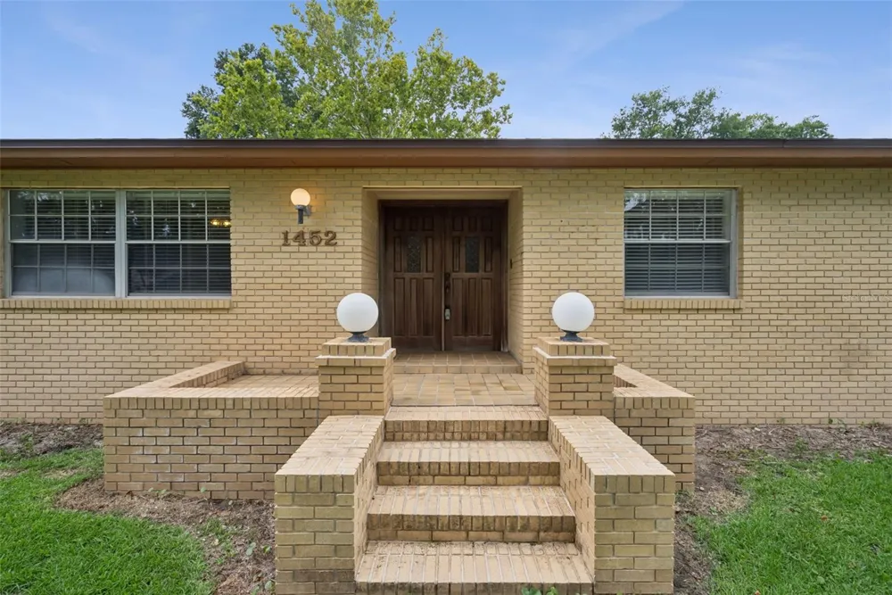 1452 DINGENS AVENUE Windermere, FL 34786