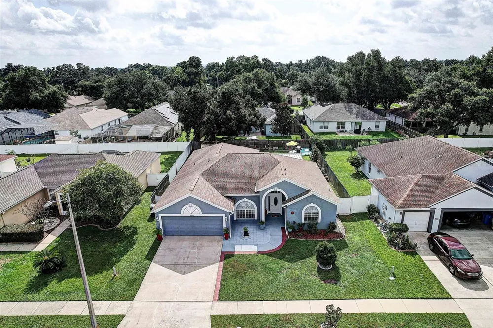 2242 TOWERING OAKS CIRCLE Seffner, FL 33584