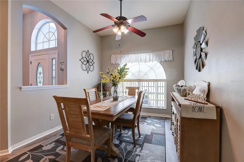 2242 TOWERING OAKS CIRCLE Seffner, FL 33584