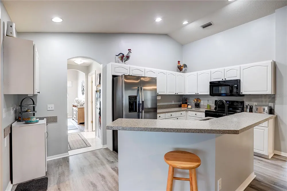 2242 TOWERING OAKS CIRCLE Seffner, FL 33584