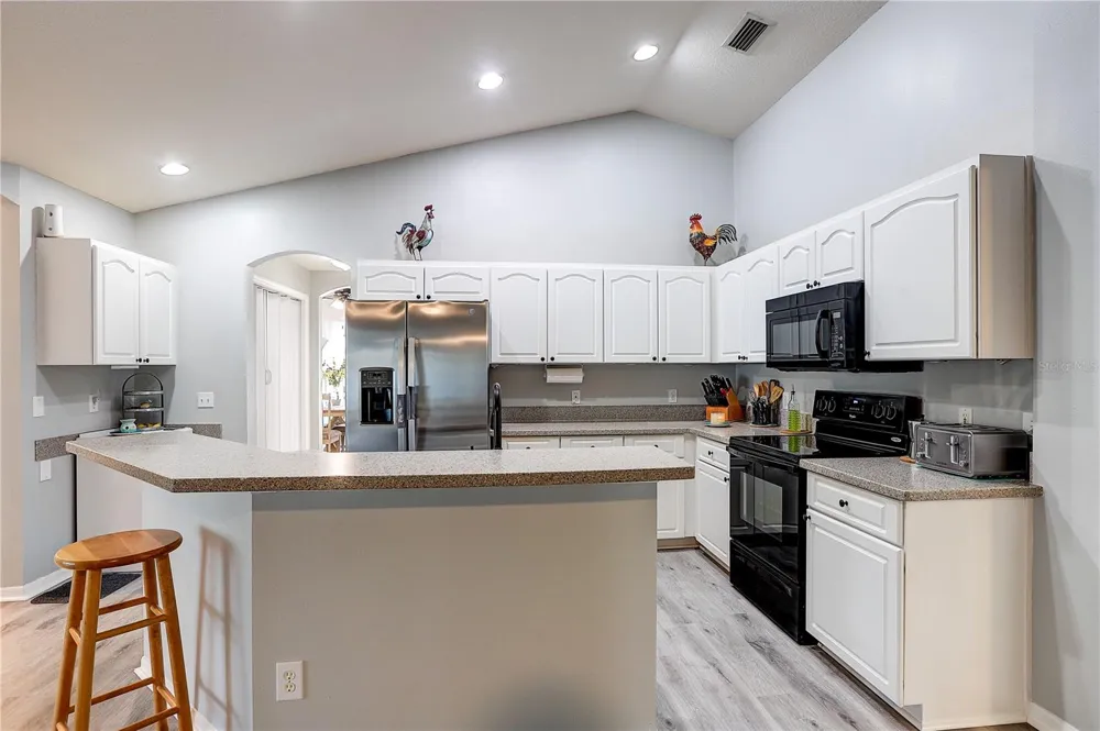 2242 TOWERING OAKS CIRCLE Seffner, FL 33584