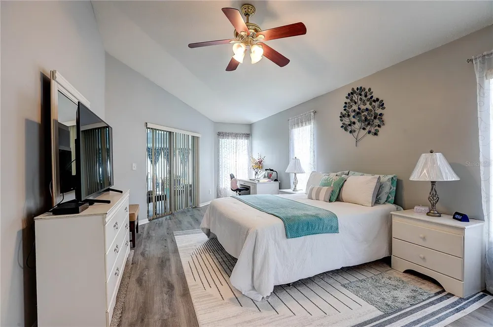 2242 TOWERING OAKS CIRCLE Seffner, FL 33584