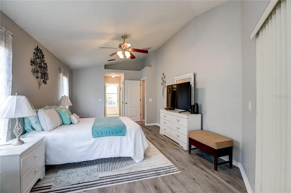 2242 TOWERING OAKS CIRCLE Seffner, FL 33584