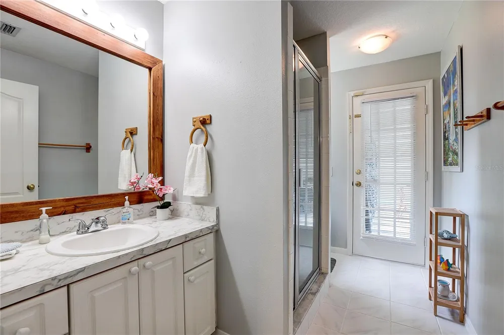 2242 TOWERING OAKS CIRCLE Seffner, FL 33584
