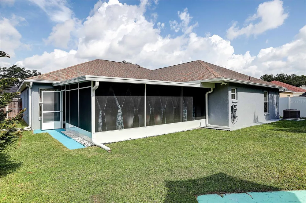 2242 TOWERING OAKS CIRCLE Seffner, FL 33584