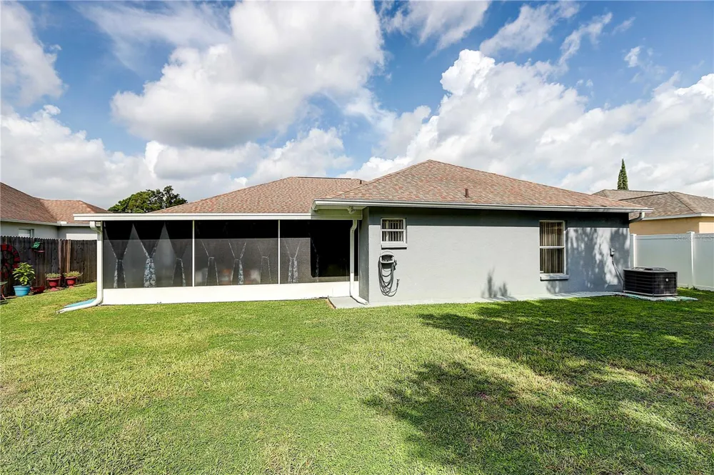 2242 TOWERING OAKS CIRCLE Seffner, FL 33584