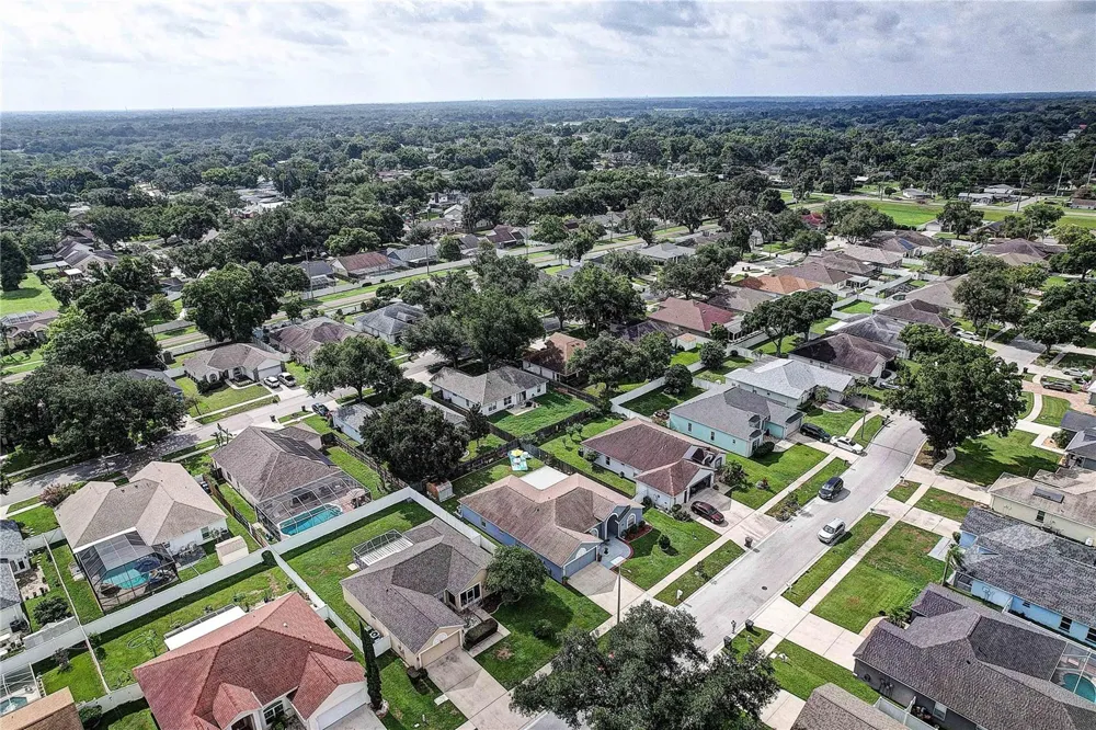 2242 TOWERING OAKS CIRCLE Seffner, FL 33584