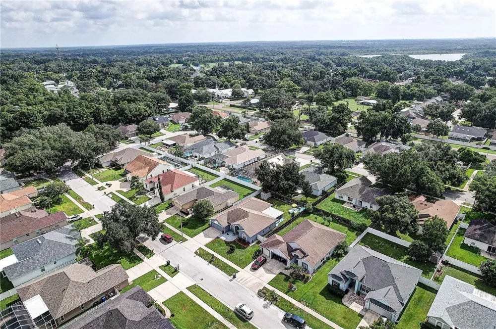 2242 TOWERING OAKS CIRCLE Seffner, FL 33584