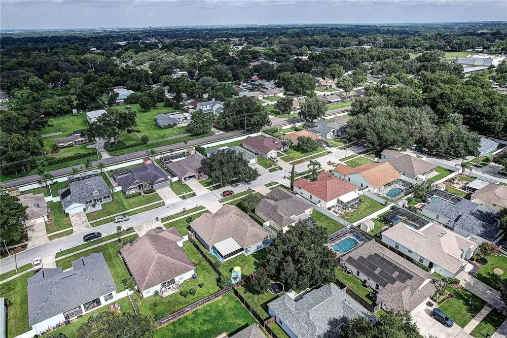 2242 TOWERING OAKS CIRCLE Seffner, FL 33584