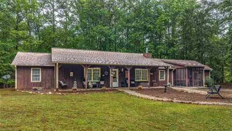 712 Honeysuckle Lane