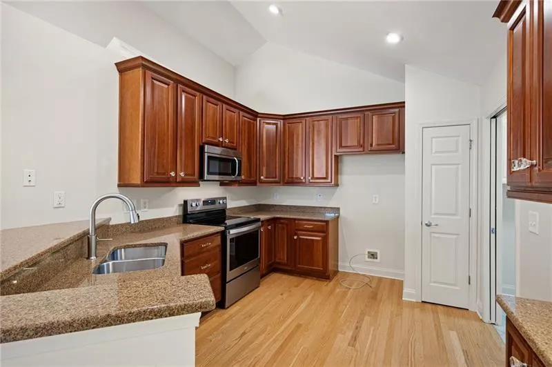 5276 Stone Village Circle #8 Kennesaw, GA 30152