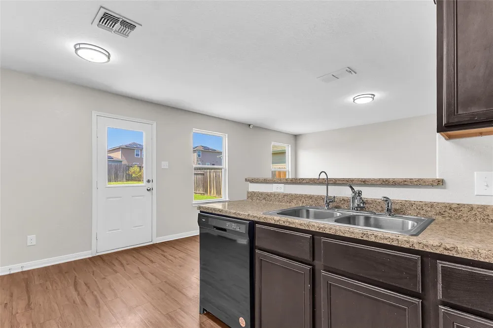 6211 Baywood Crest San Antonio, TX 78222