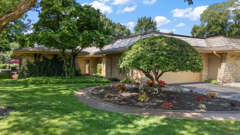 236 Inverness Lane