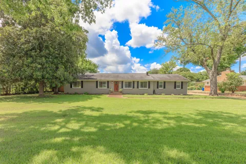 6908 Hickory View Lane