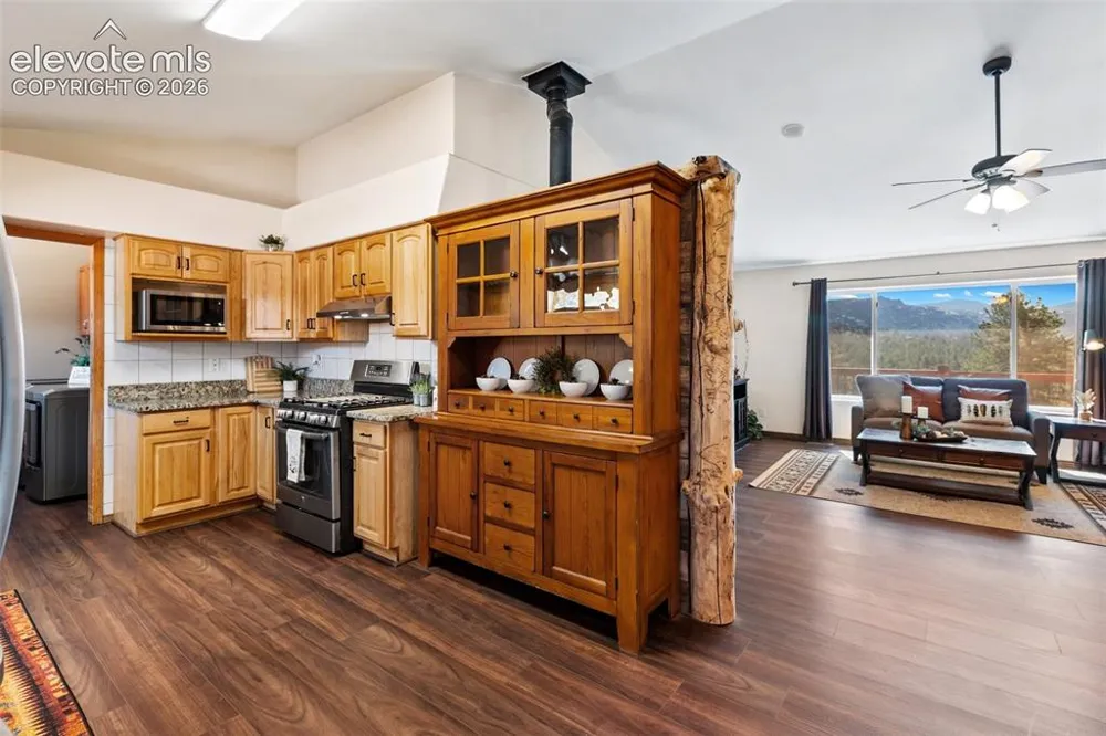 34 Fetlock Circle Florissant, CO 80816