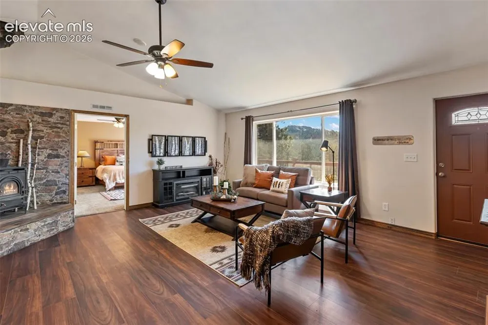 34 Fetlock Circle Florissant, CO 80816