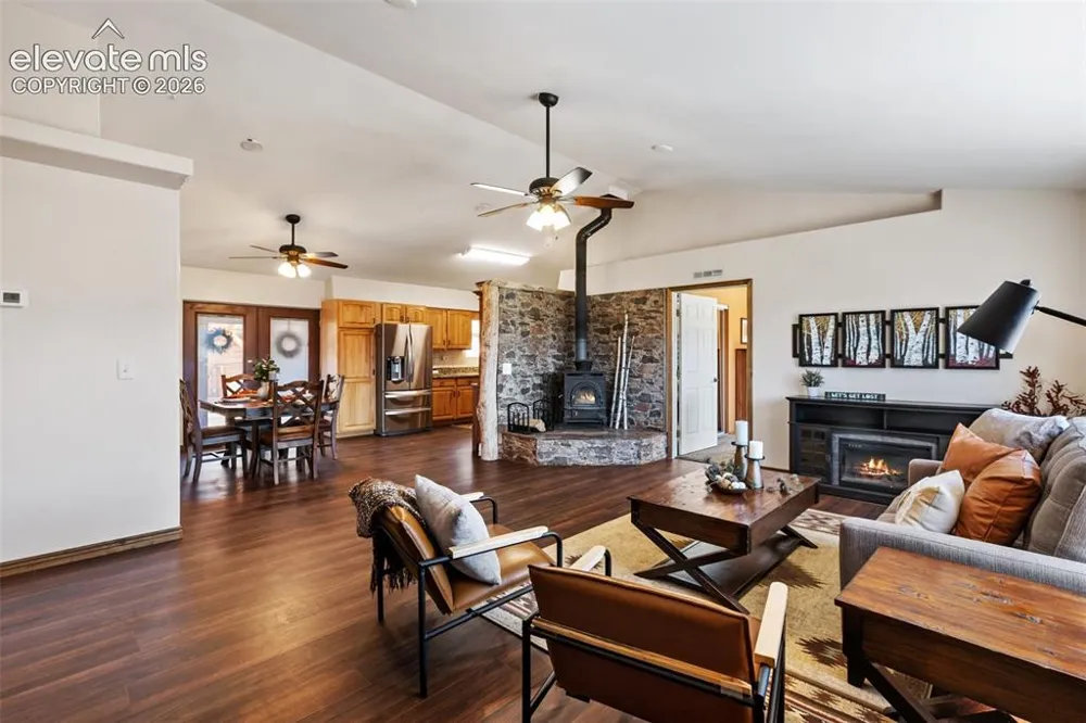 34 Fetlock Circle Florissant, CO 80816