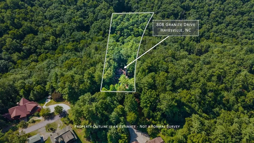 808 Granite Drive Hayesville, NC 28904