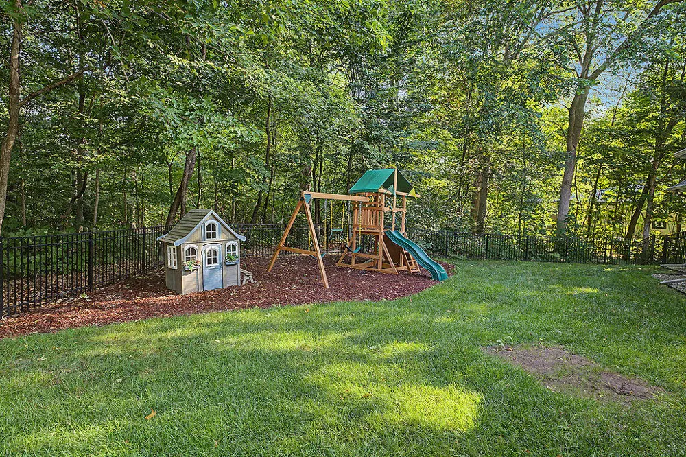 3703 Westbeech Court Hudsonville, MI 49426