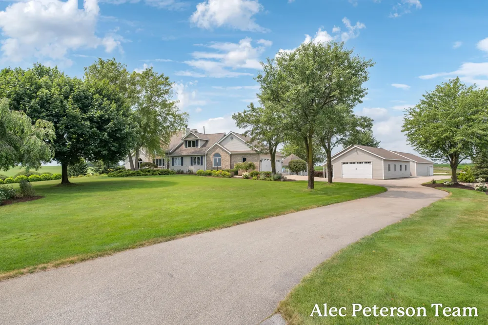 2807 8th Avenue SW Byron Center, MI 49315