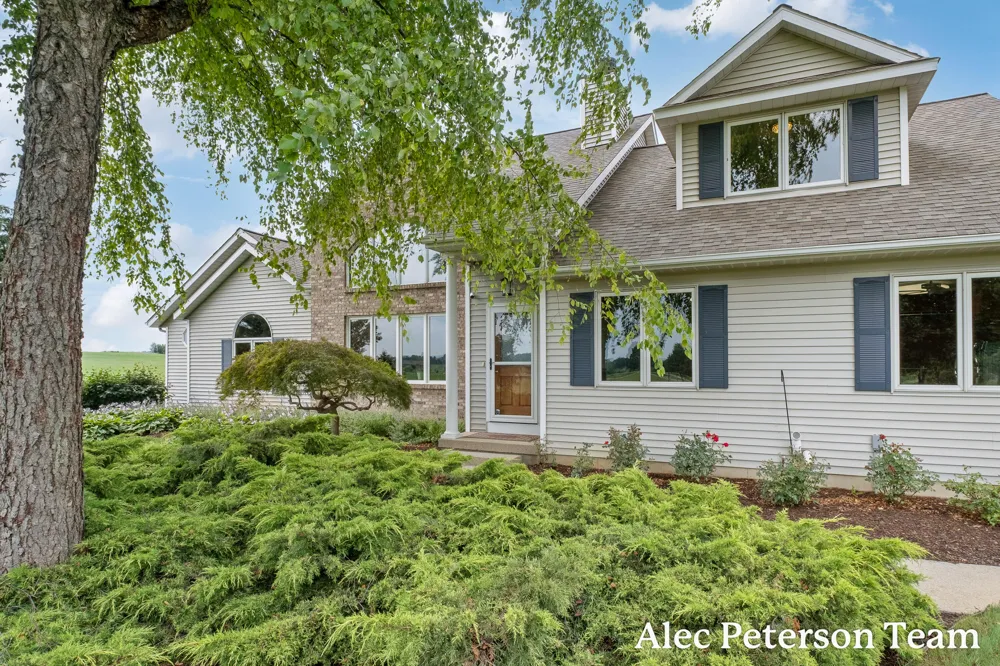 2807 8th Avenue SW Byron Center, MI 49315