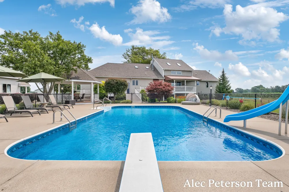 2807 8th Avenue SW Byron Center, MI 49315