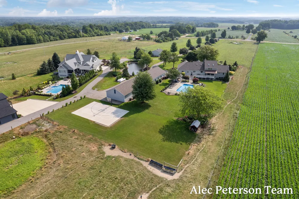 2807 8th Avenue SW Byron Center, MI 49315