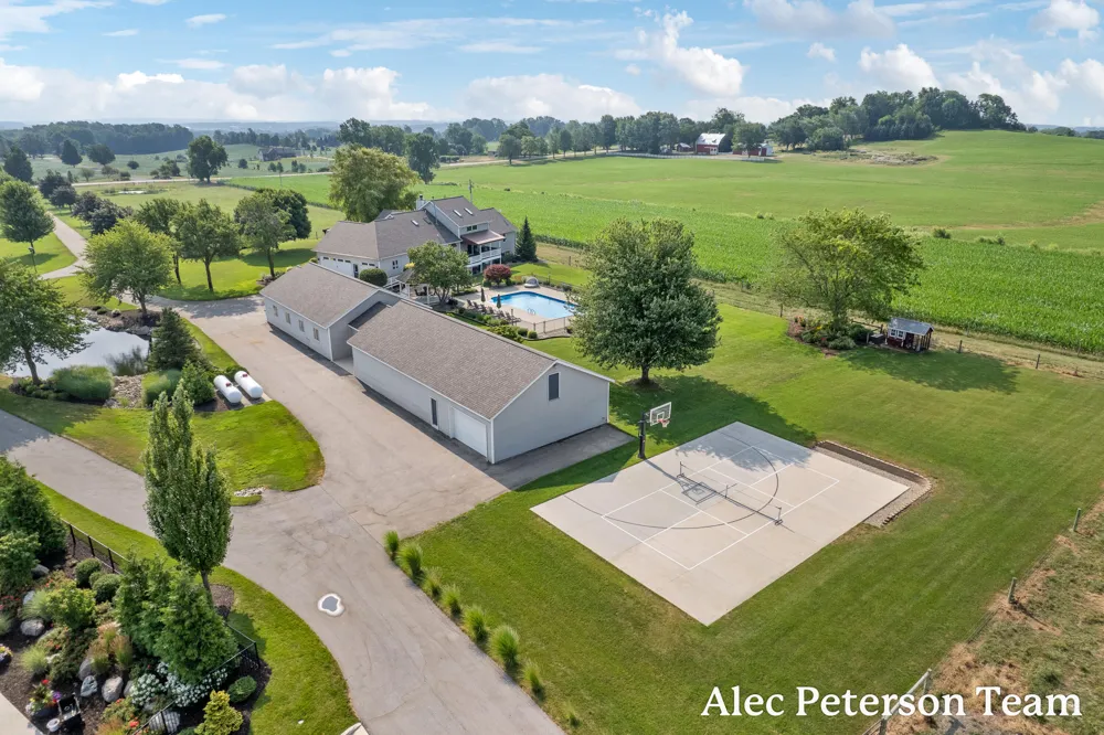 2807 8th Avenue SW Byron Center, MI 49315